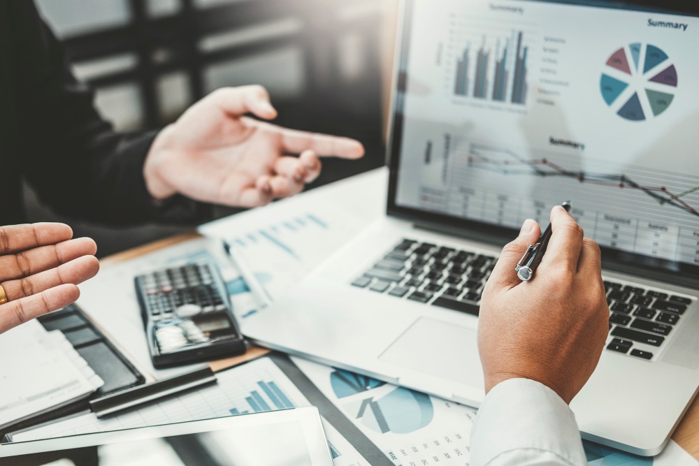 How to Choose the Best Invoice Management Software for Your Industry?
